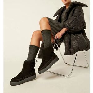 New La Canadienne Emmett Black Suede Shearling Lined Boots Size 41 US 10.5